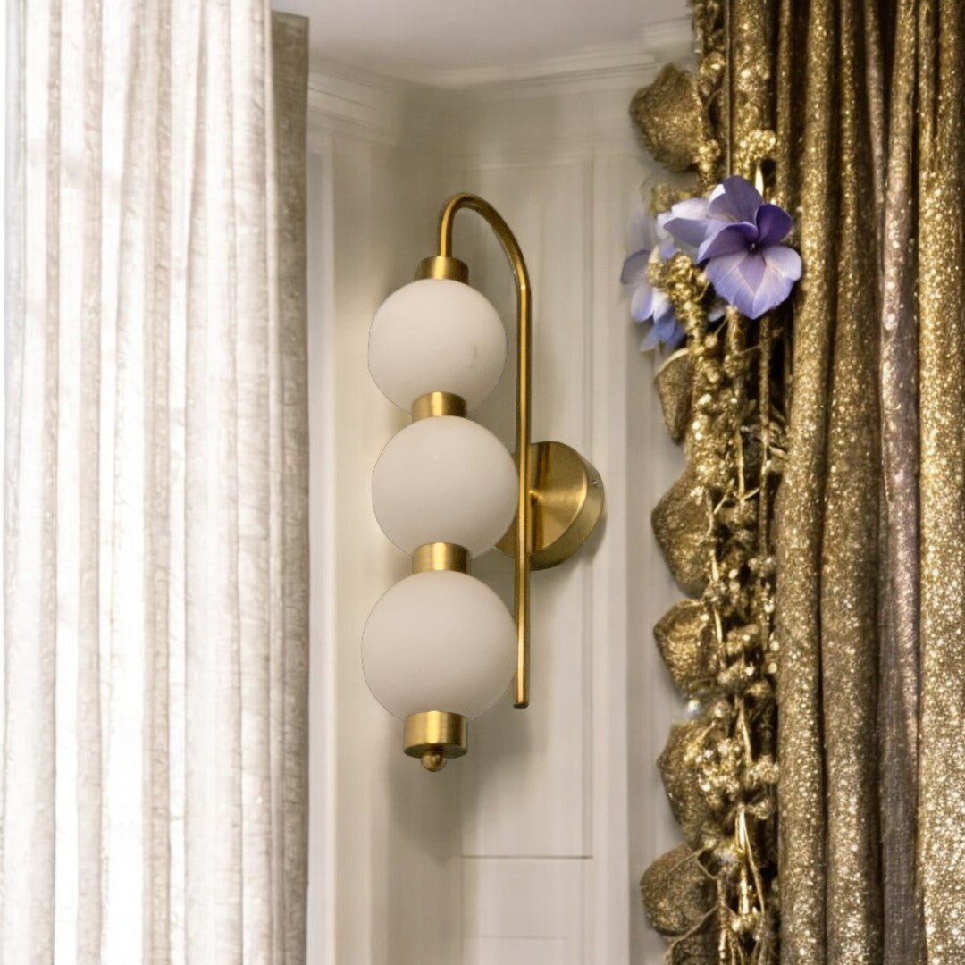 Solis Modern Brass Wall light