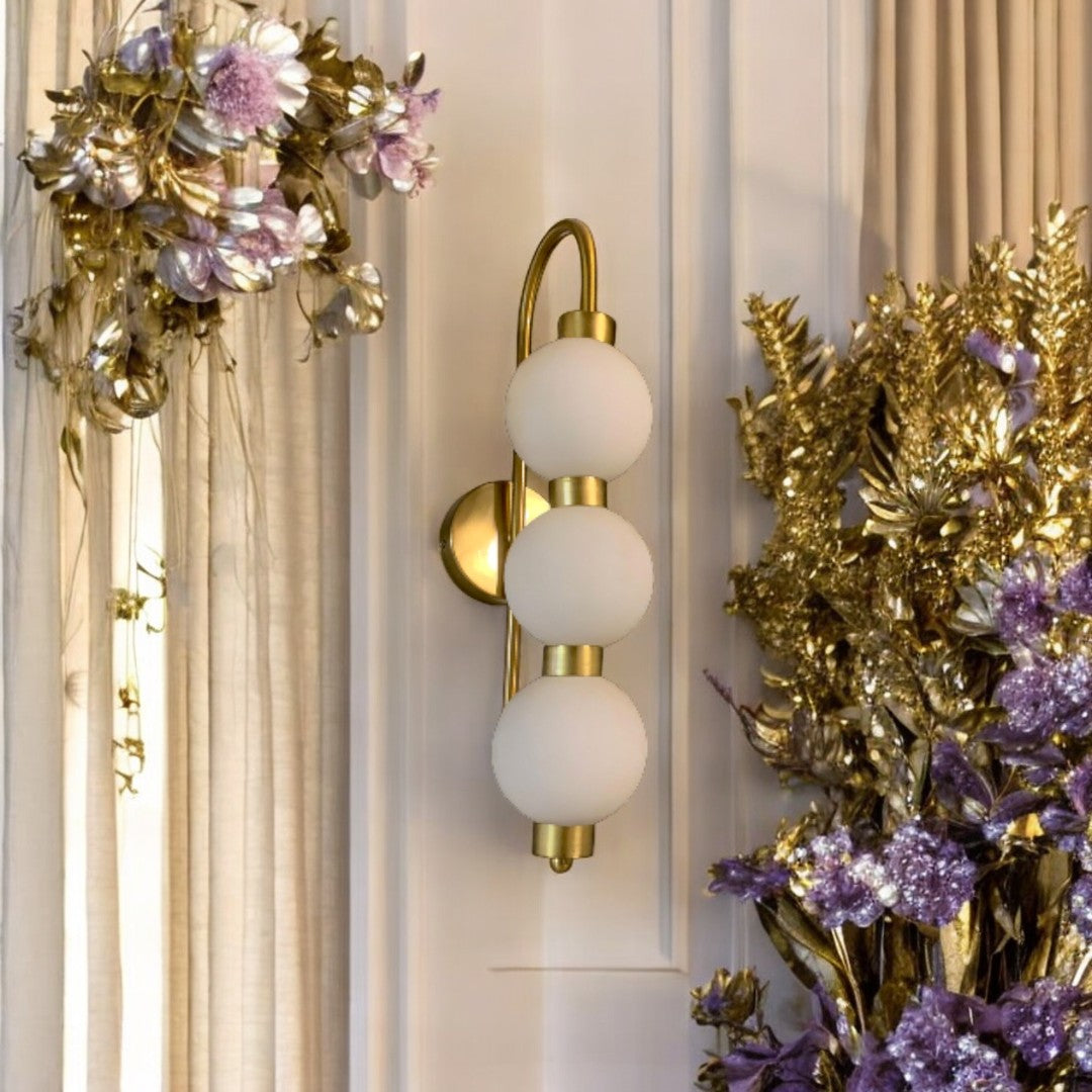 Solis Modern Brass Wall light