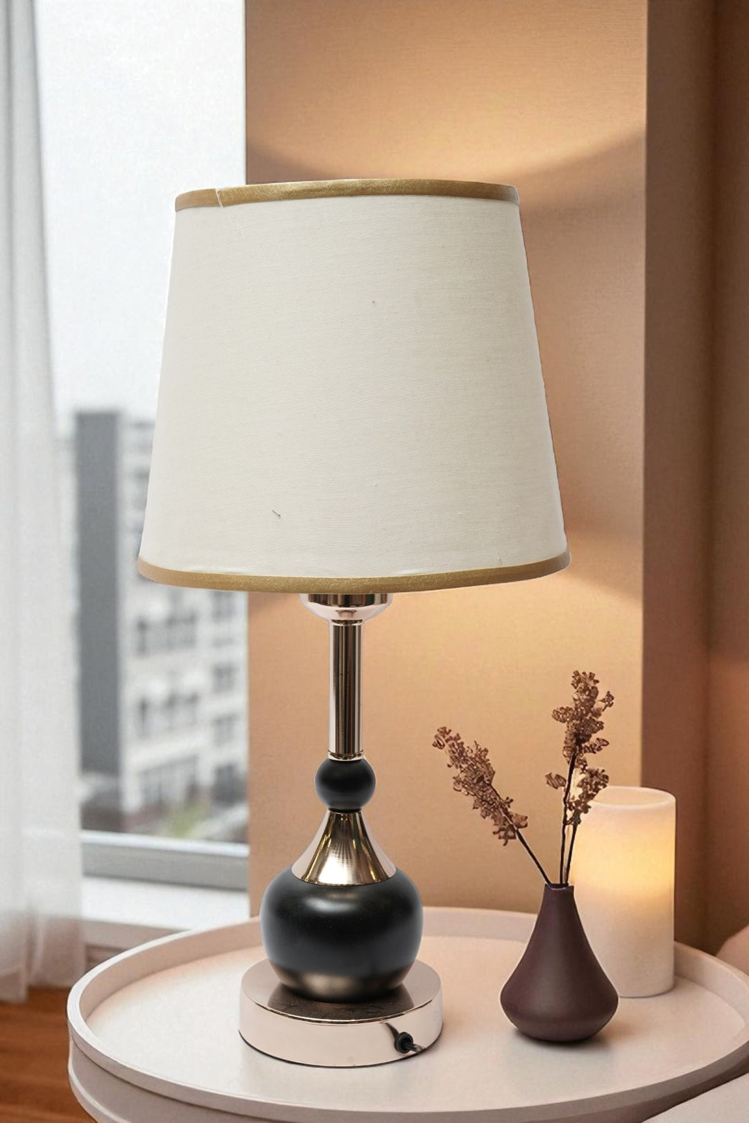 Lumière Classic Brass Side Table Lamp
