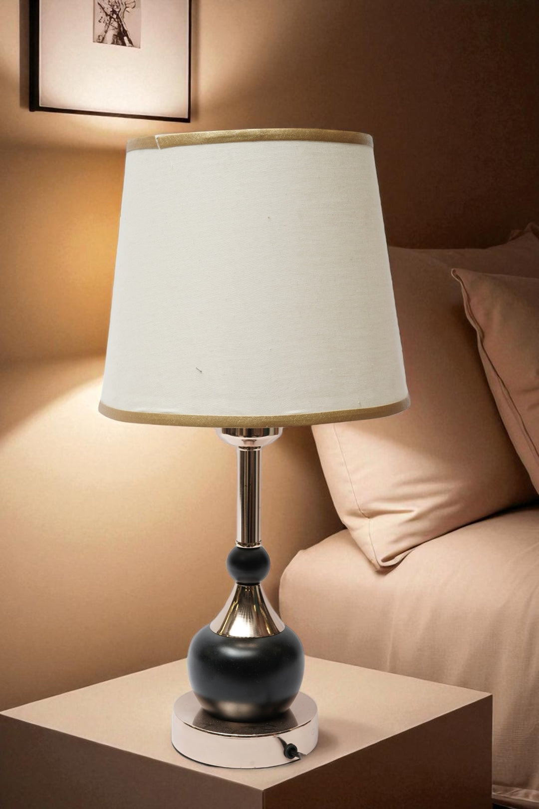 Lumière Classic Brass Side Table Lamp