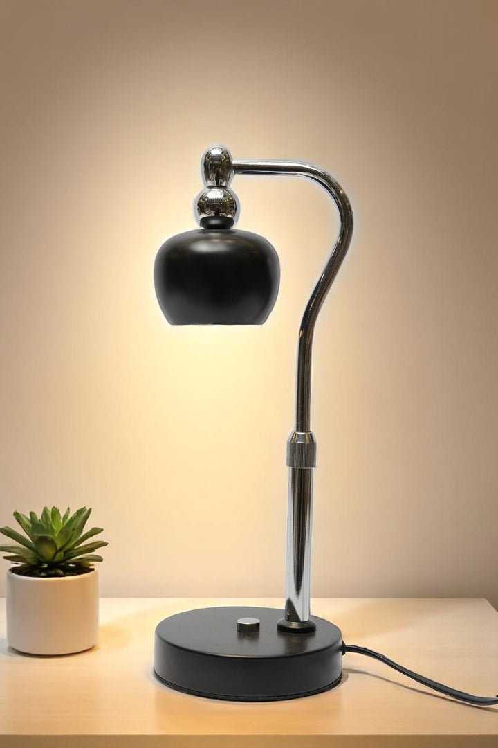 Luna  Minimalist LED Desk Lamp