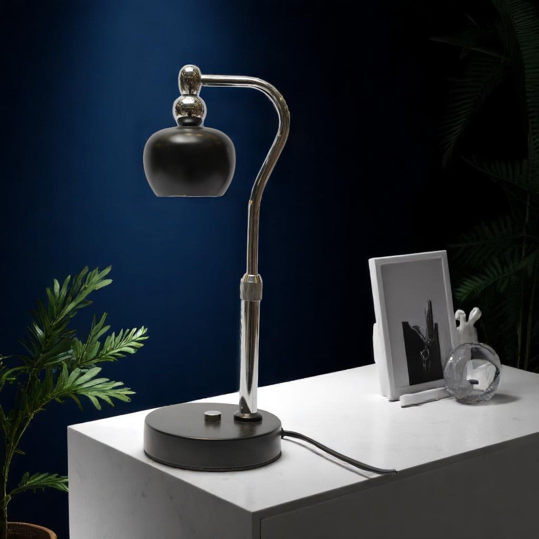 Luna  Minimalist LED Desk Lamp