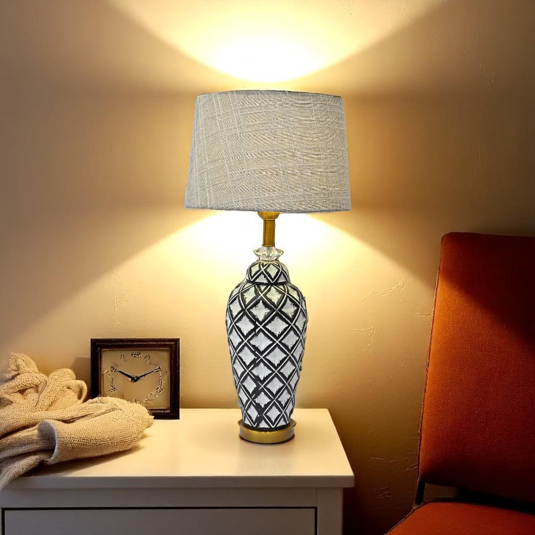 Vintage-Inspired Ceramic Table Lamp