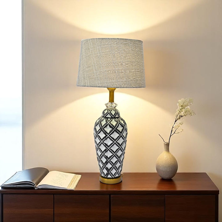 Vintage-Inspired Ceramic Table Lamp