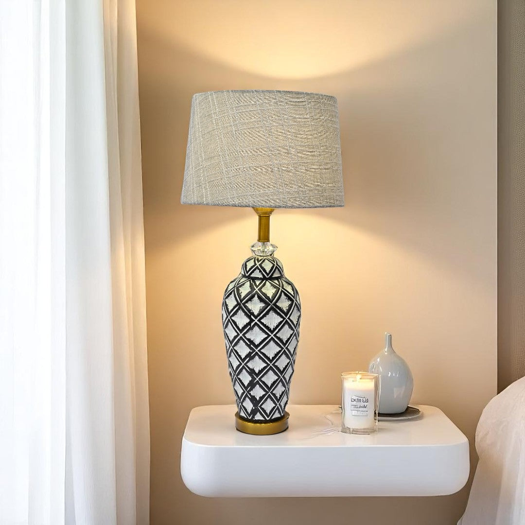 Vintage-Inspired Ceramic Table Lamp