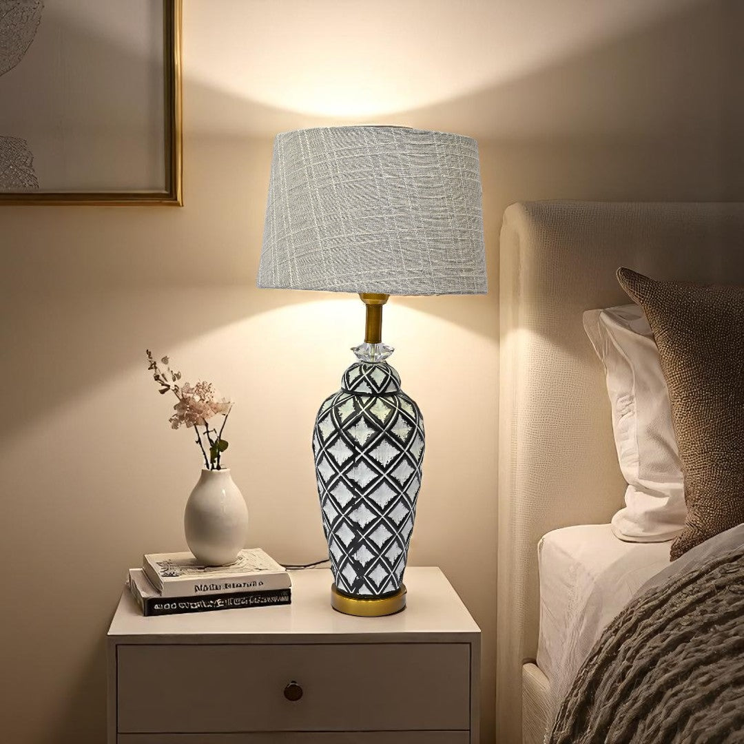 Vintage-Inspired Ceramic Table Lamp