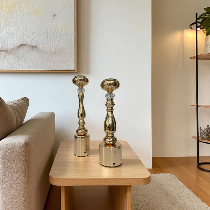 Modélo Contemporary Metallic Candle Holder