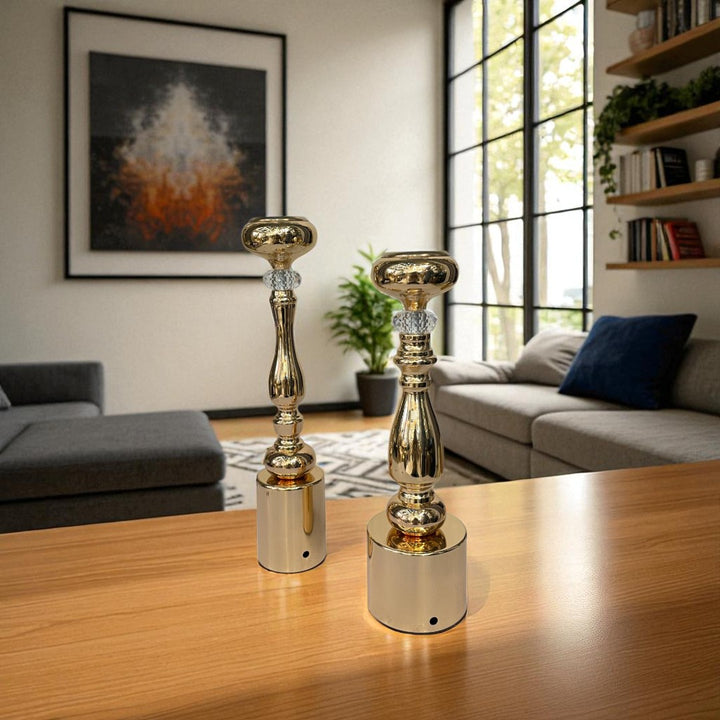 Modélo Contemporary Metallic Candle Holder